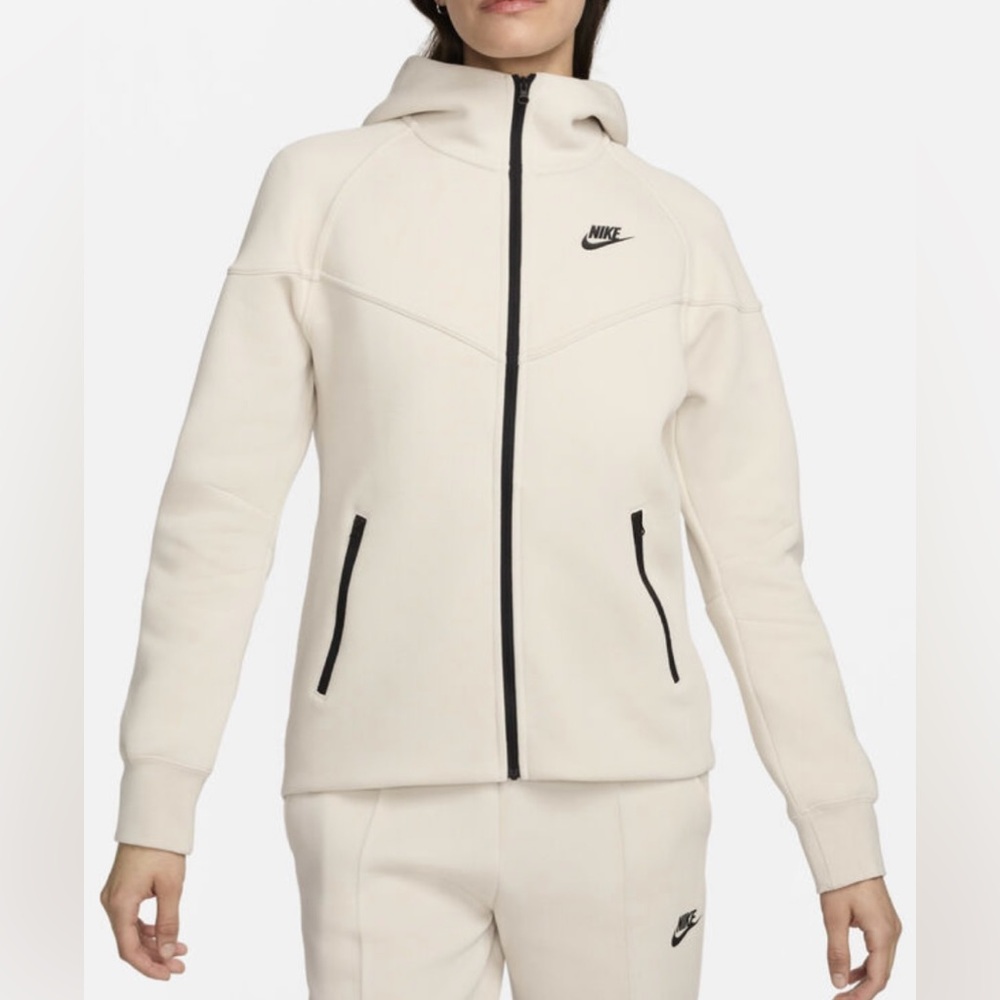 Nike Tech Fleece Windrunner Full-Zip Hoodie In Coconut Milk Size M